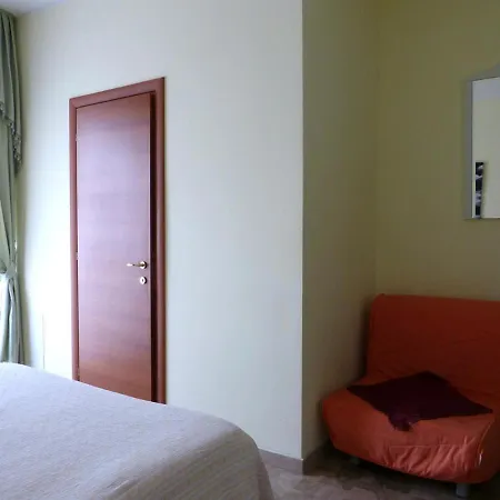 Couette-café Le Mimose 3*